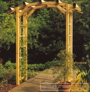 Arches and pergolas made of wood to give