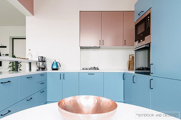 Buro5: small apartment without curtains