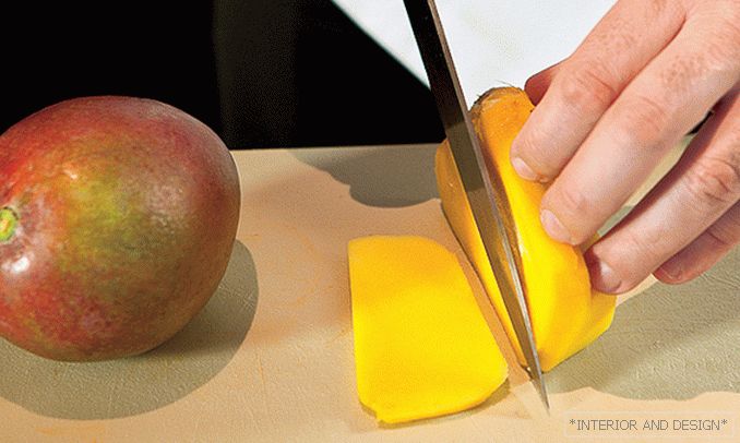 Coconuts, crabs, pineapples