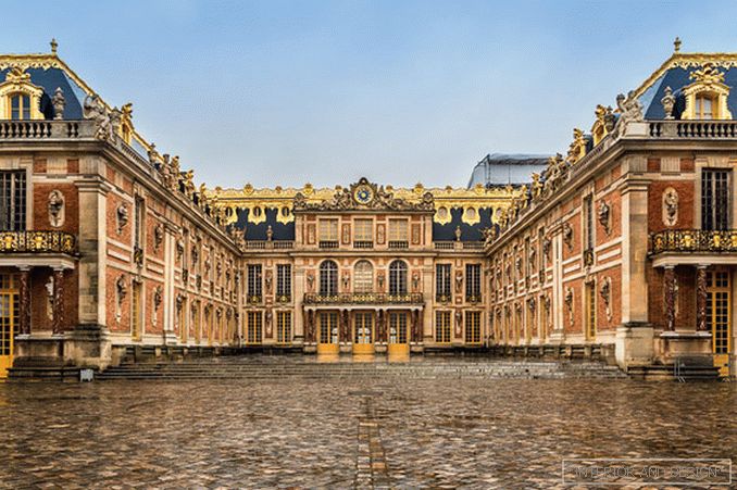 Madame, this is versailles!