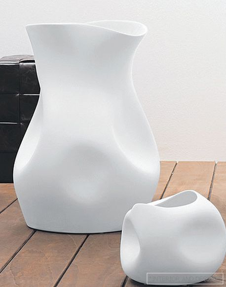 Crumpled porcelain