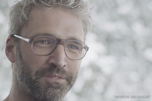 Noe duchofour-laurence in his house