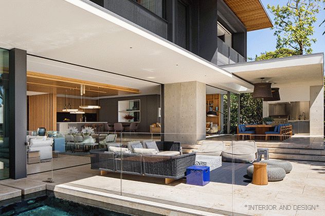 Saota: house overlooking the harbor